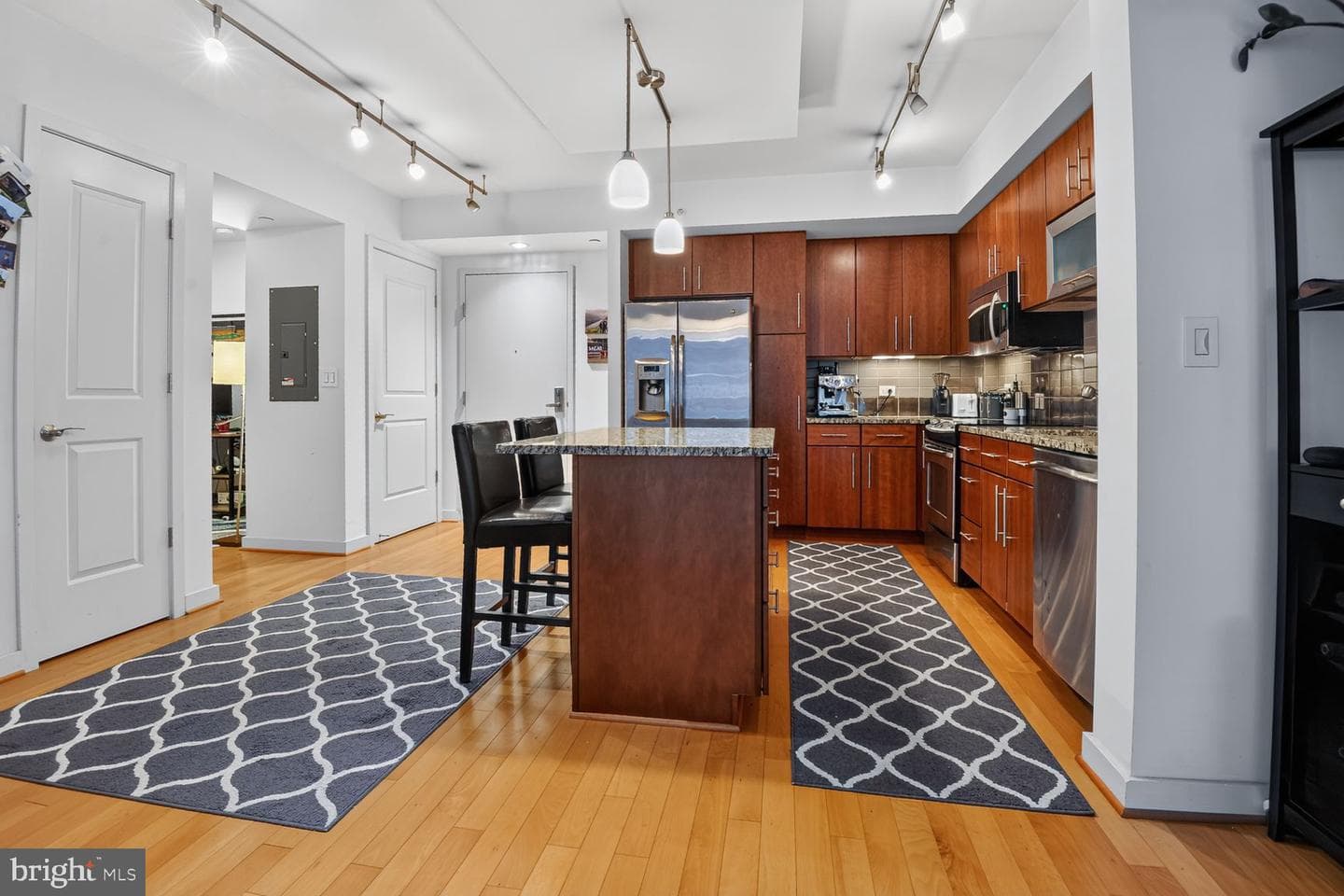 1025 1st Street SE #701 photo 5