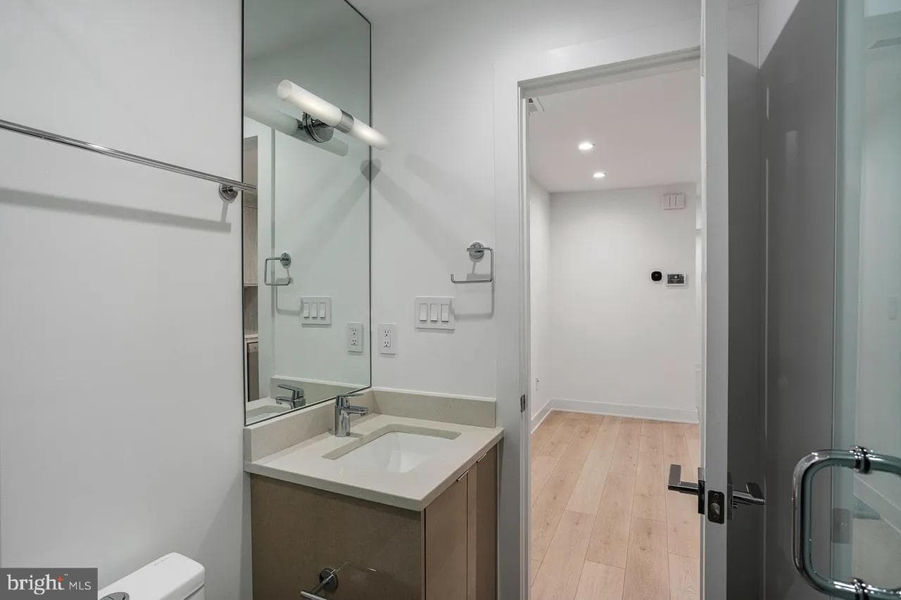 4 R Street NW #4 photo 11