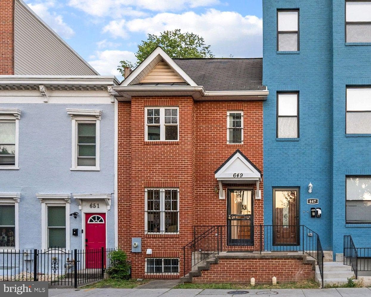 649 16th Street NE, Washington