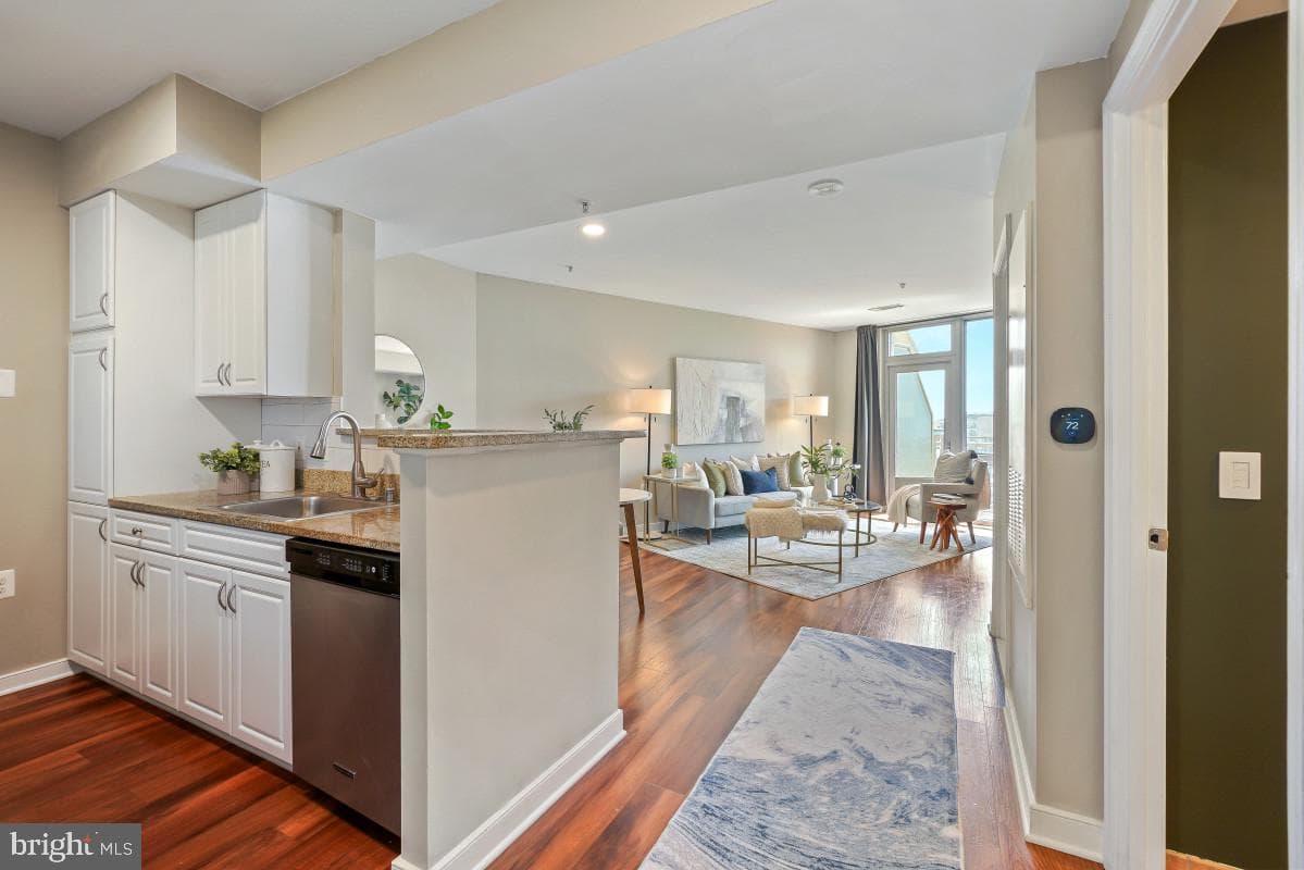 555 Massachusetts Avenue NW #1419 photo 4