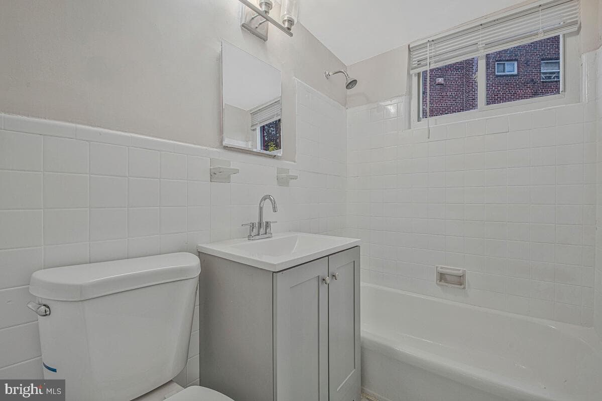 107 Joliet Street SW photo 19
