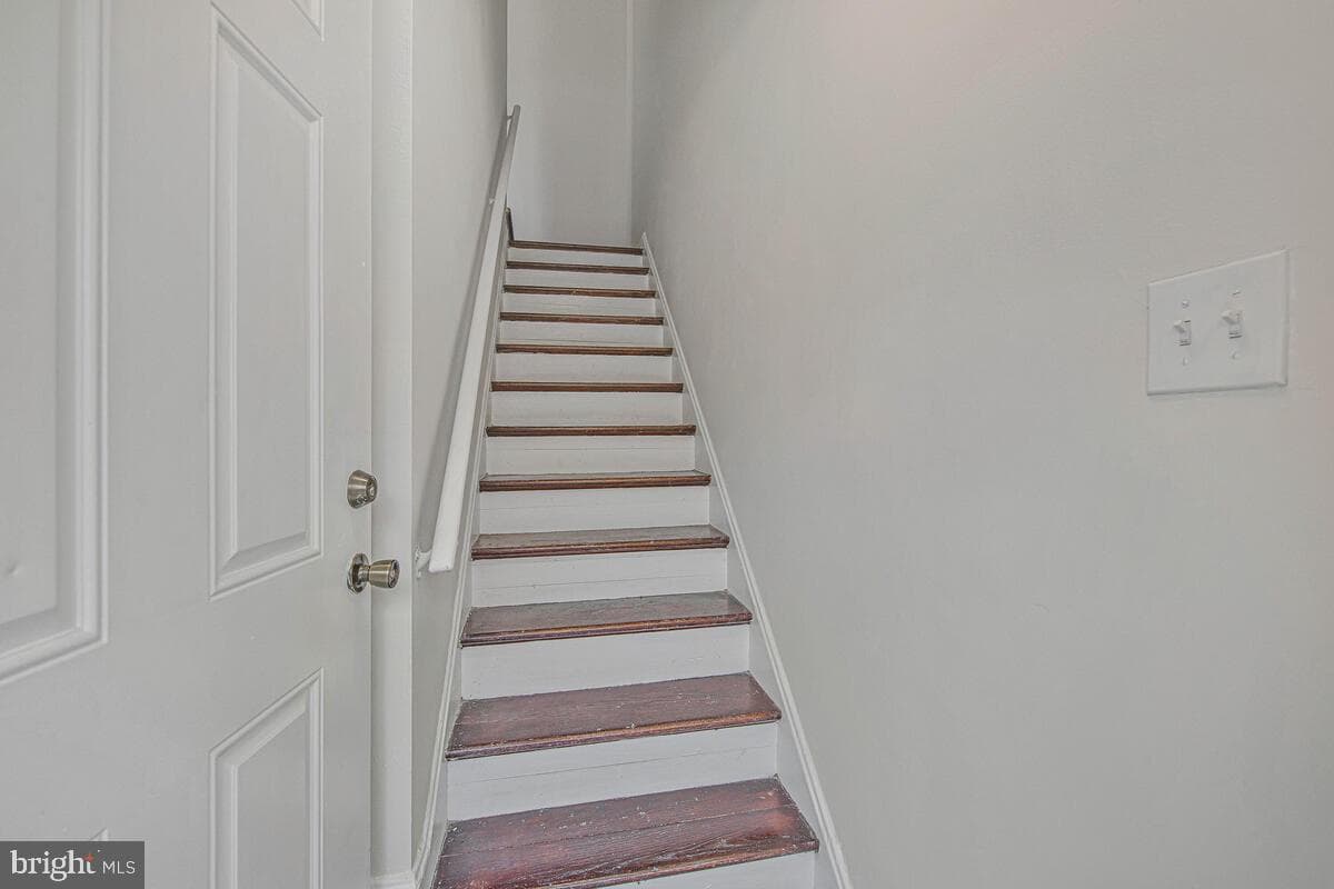 107 Joliet Street SW photo 21