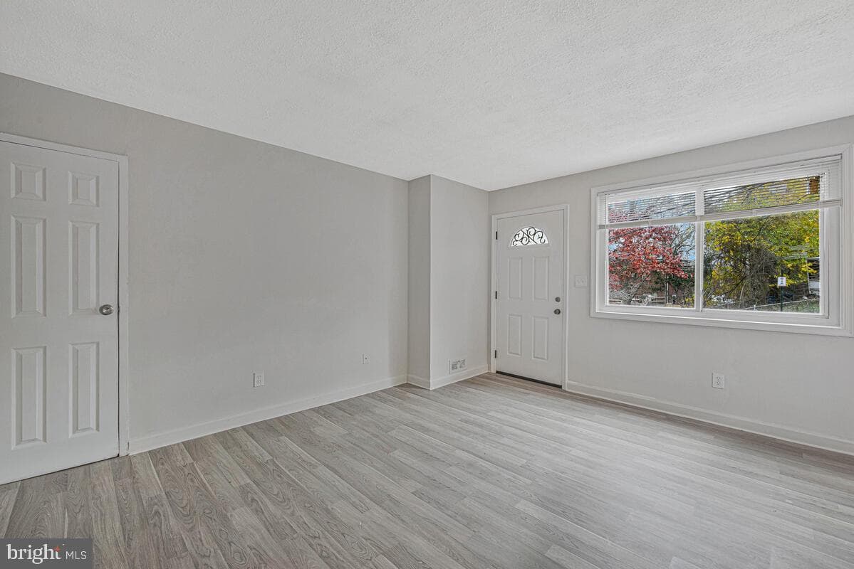 107 Joliet Street SW photo 6