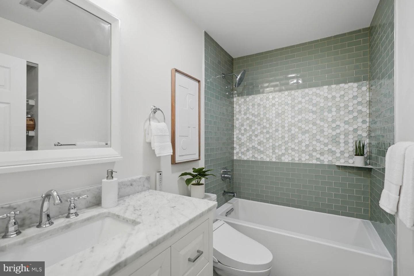 1935 Belmont Road NW #1122 photo 22