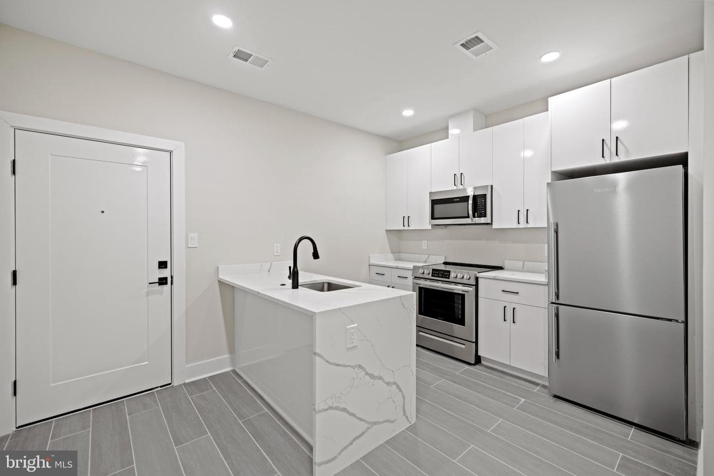 824 18th Street NE #2 photo 3