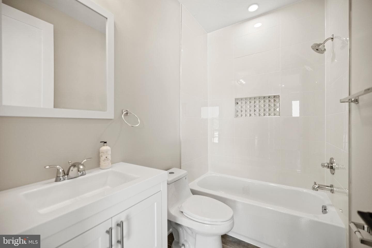 824 18th Street NE #10 photo 5