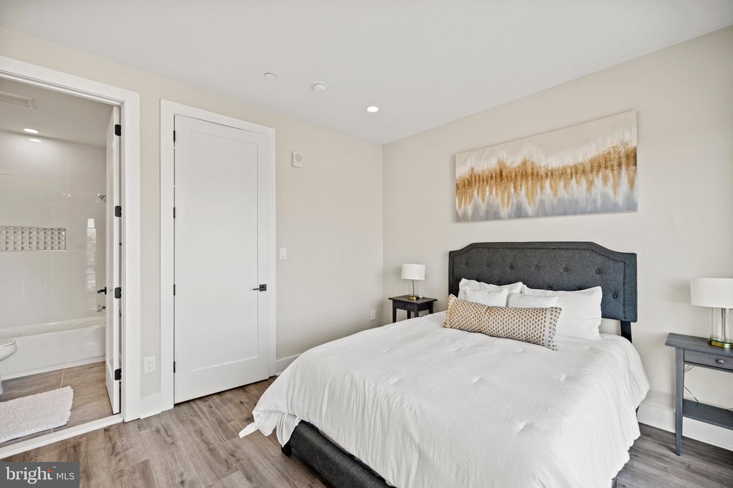 824 18th Street NE #10 photo 6