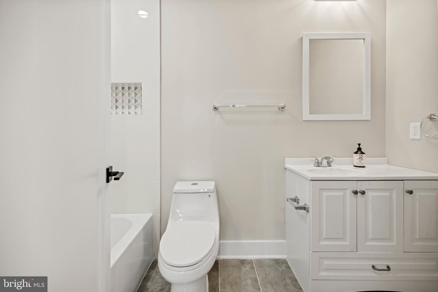 824 18th Street NE #10 photo 9