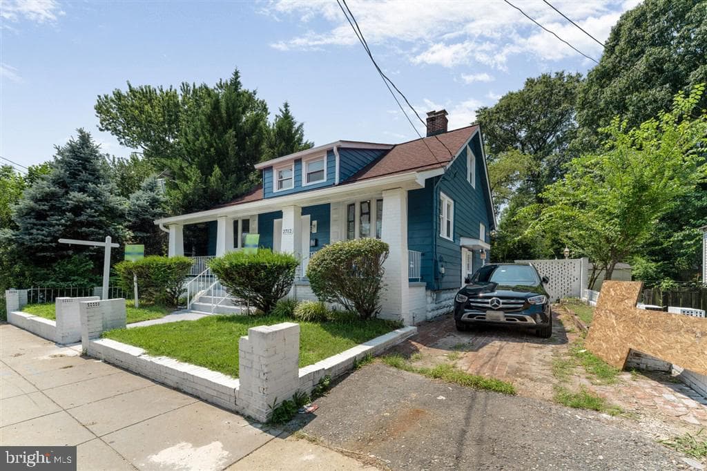 2712 South Dakota Avenue NE, Washington