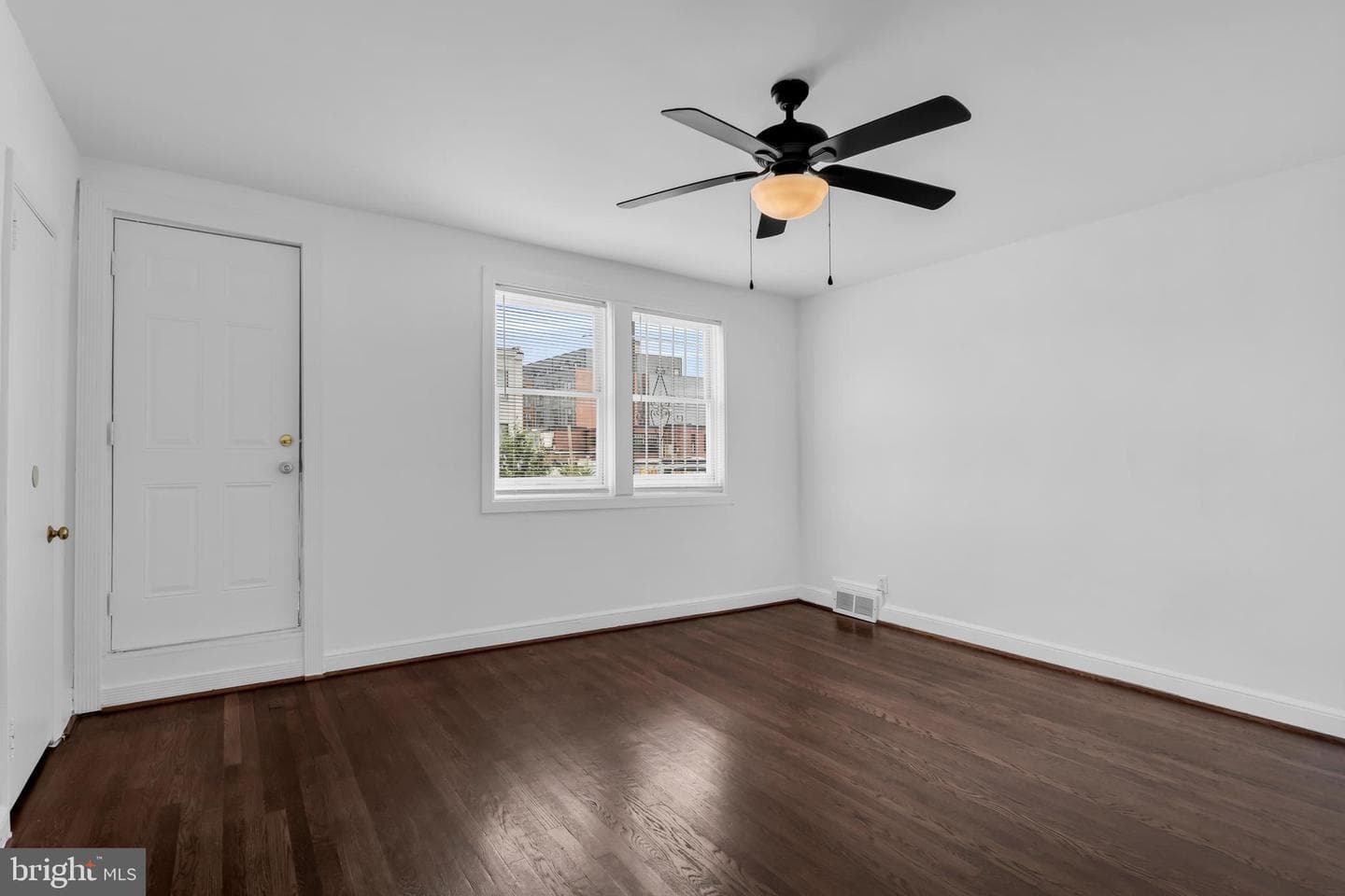 1525 Oates Street NE photo 19