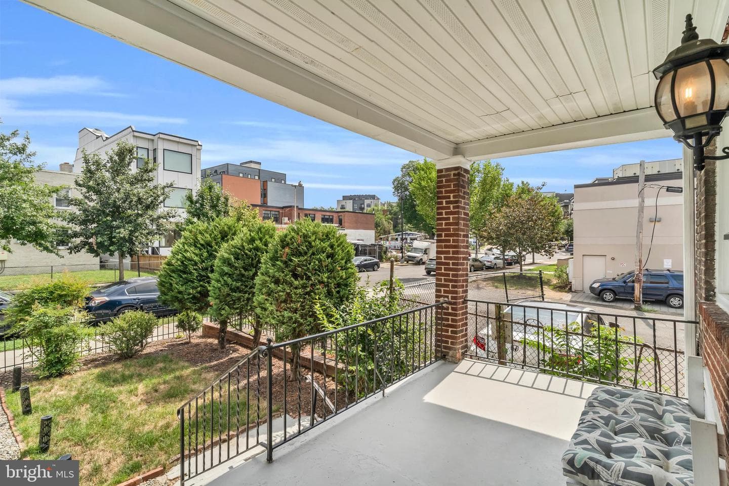 1525 Oates Street NE photo 3
