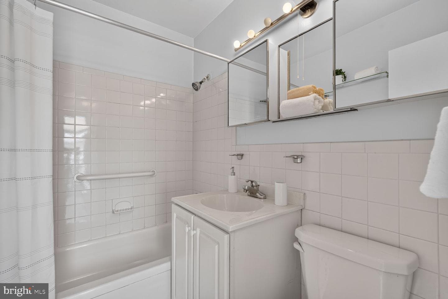 209 G Street SW #143 photo 19