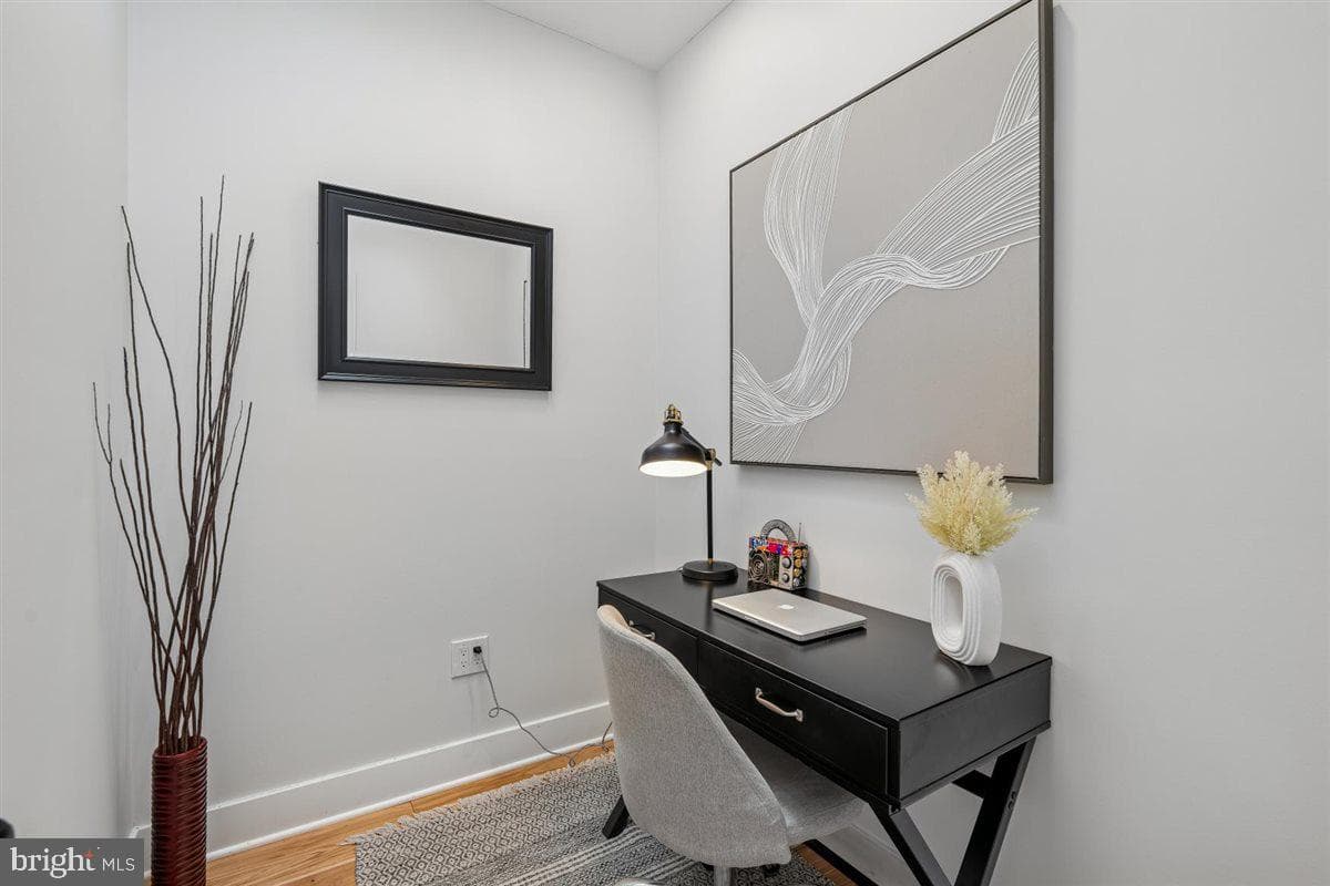 130 Adams Street NW photo 11