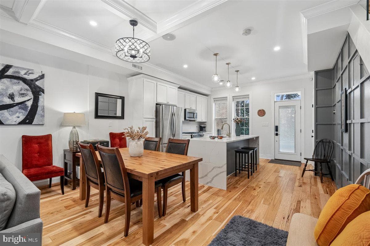 130 Adams Street NW photo 4