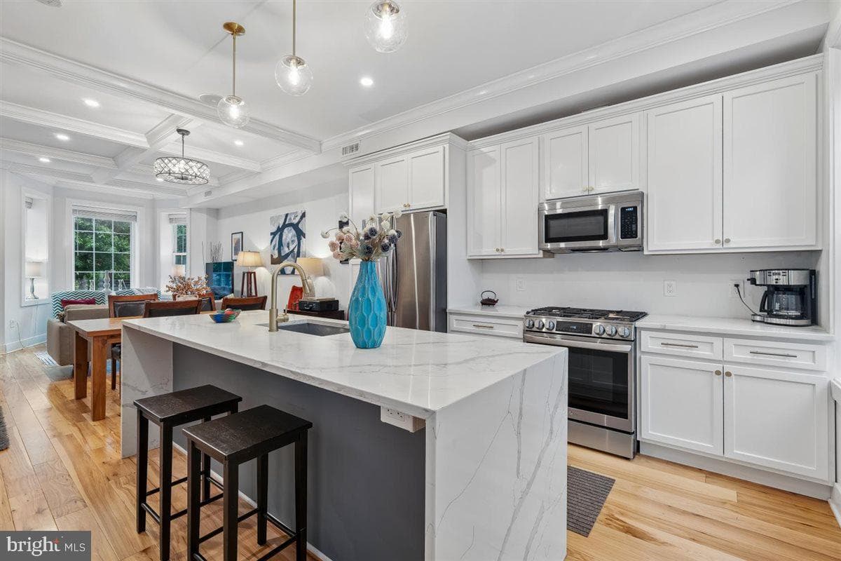130 Adams Street NW photo 8