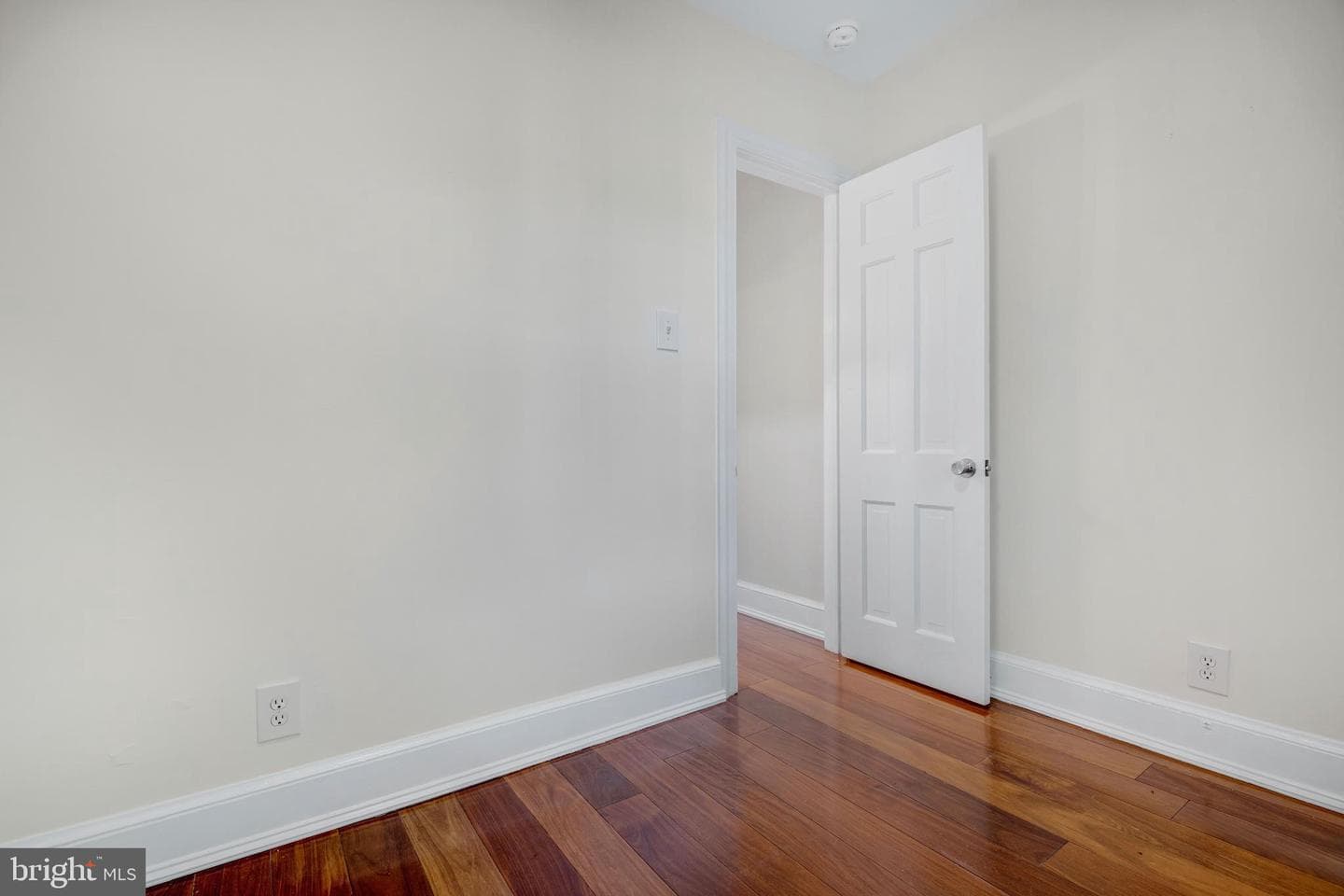 711 A Street NE photo 12