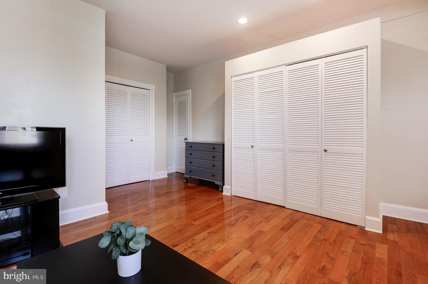 637 3rd Street NE #305 photo 8