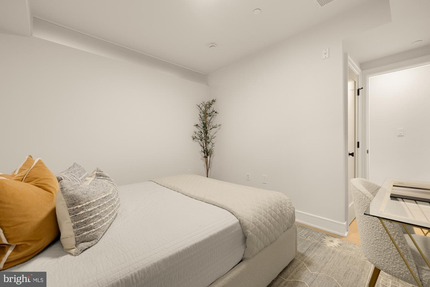 1463 Harvard Street NW #2 photo 14