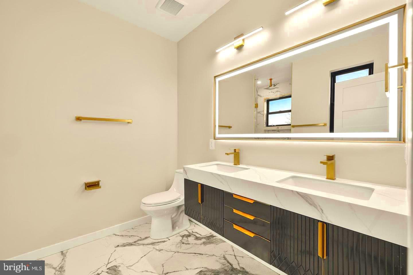 1516 Levis Street NE #2 photo 9