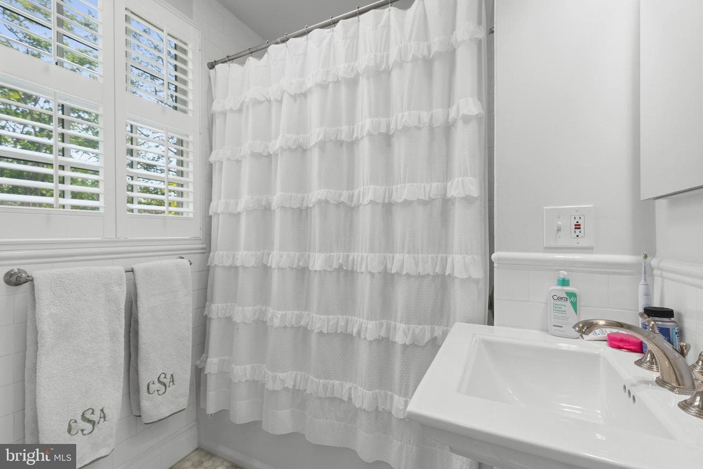 4310 Cathedral Avenue NW photo 34