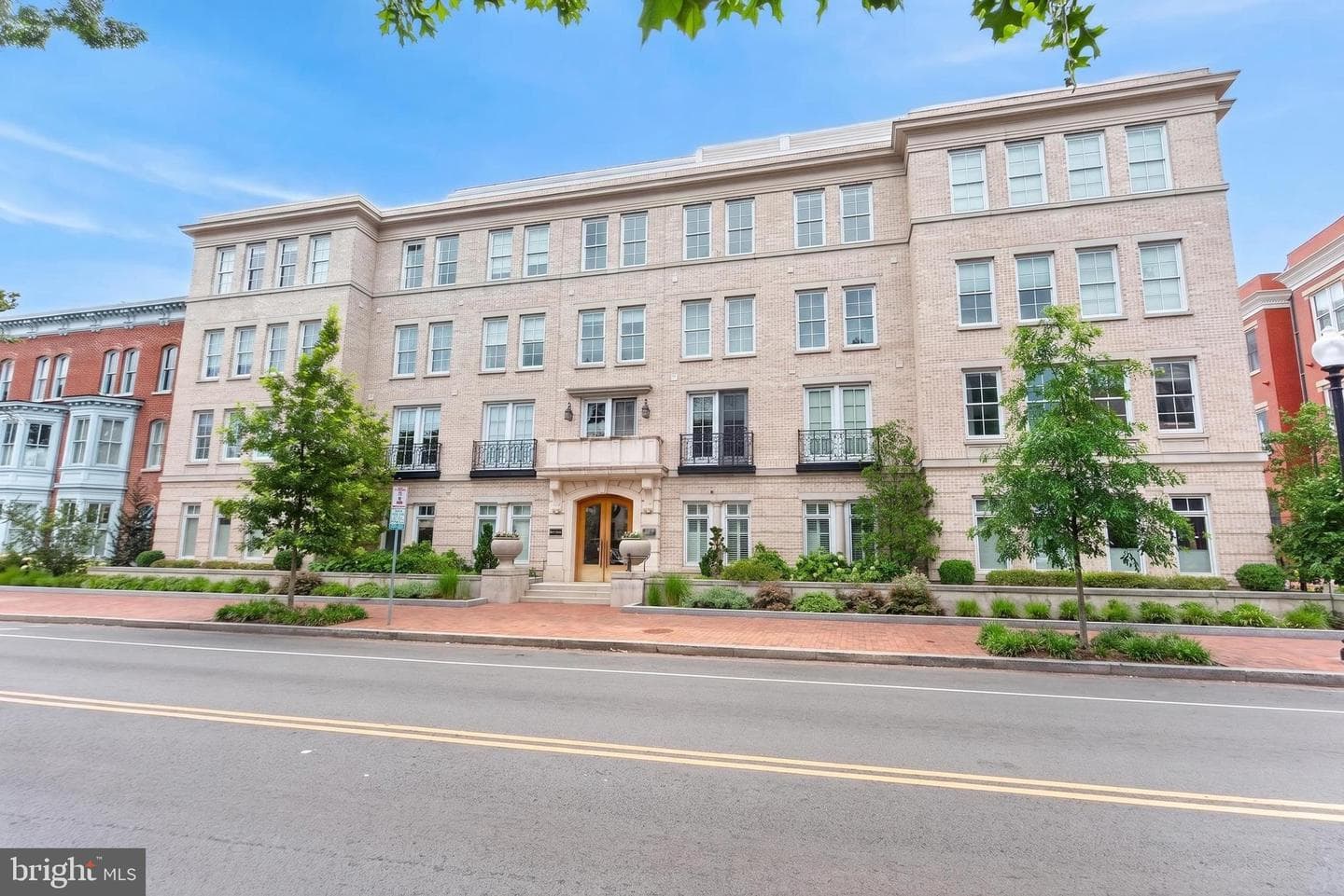 300 8th Street NE #209, Washington