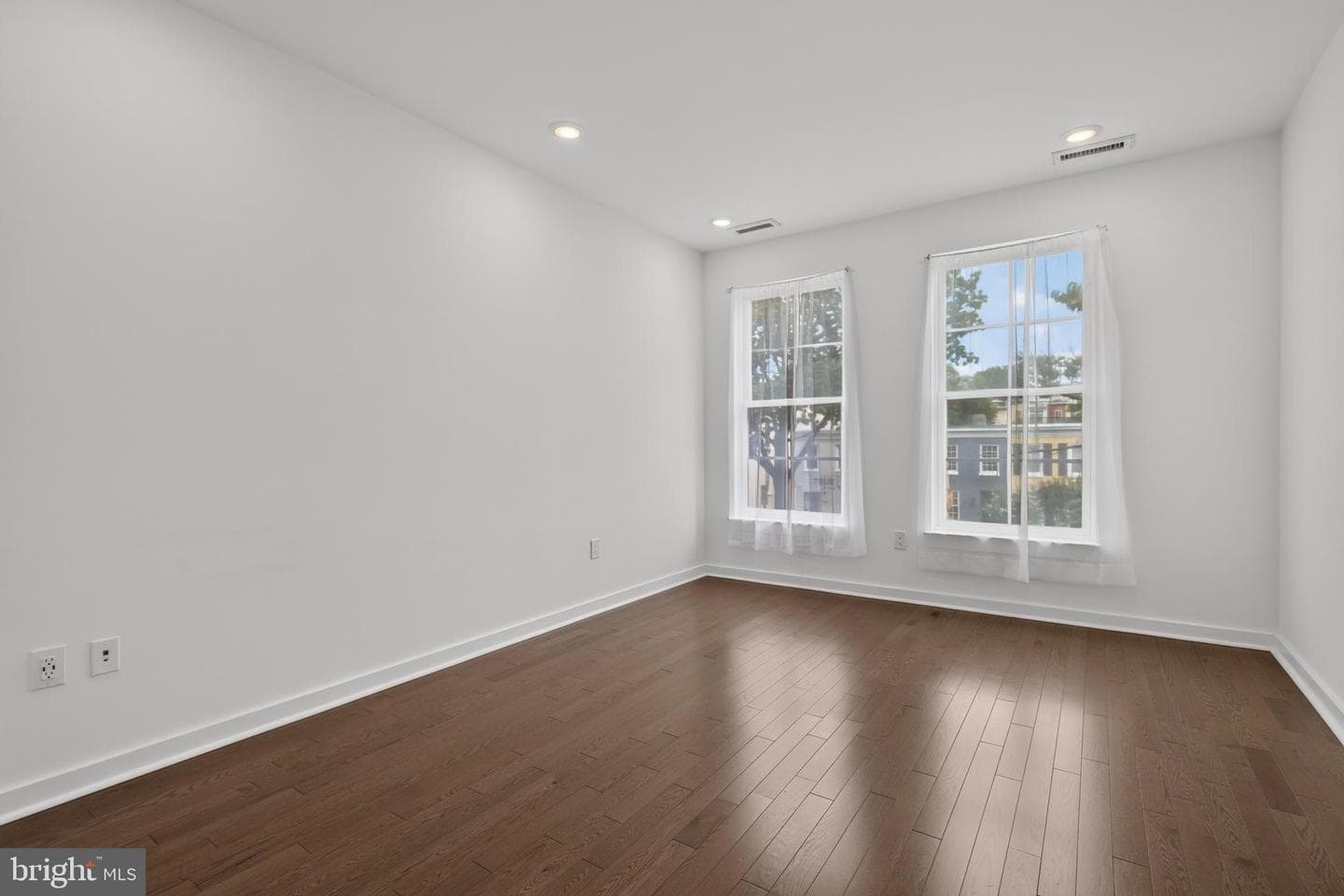 300 8th Street NE #209 photo 6