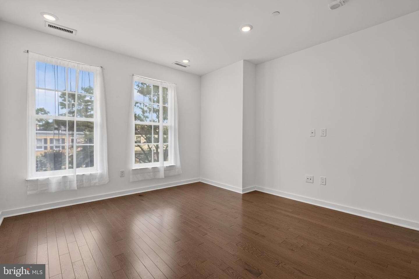 300 8th Street NE #209 photo 7