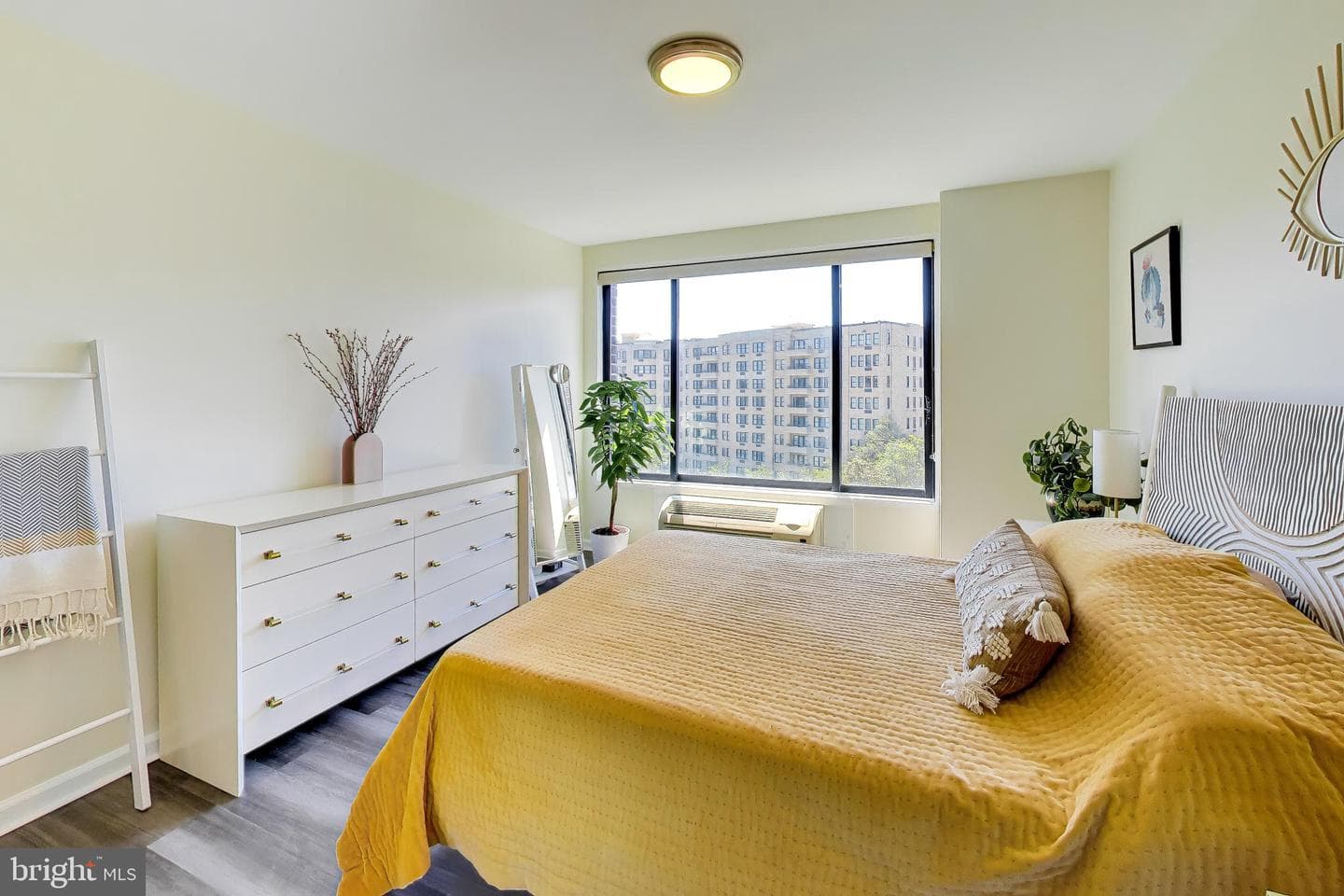 2501 Calvert Street NW #711 photo 10