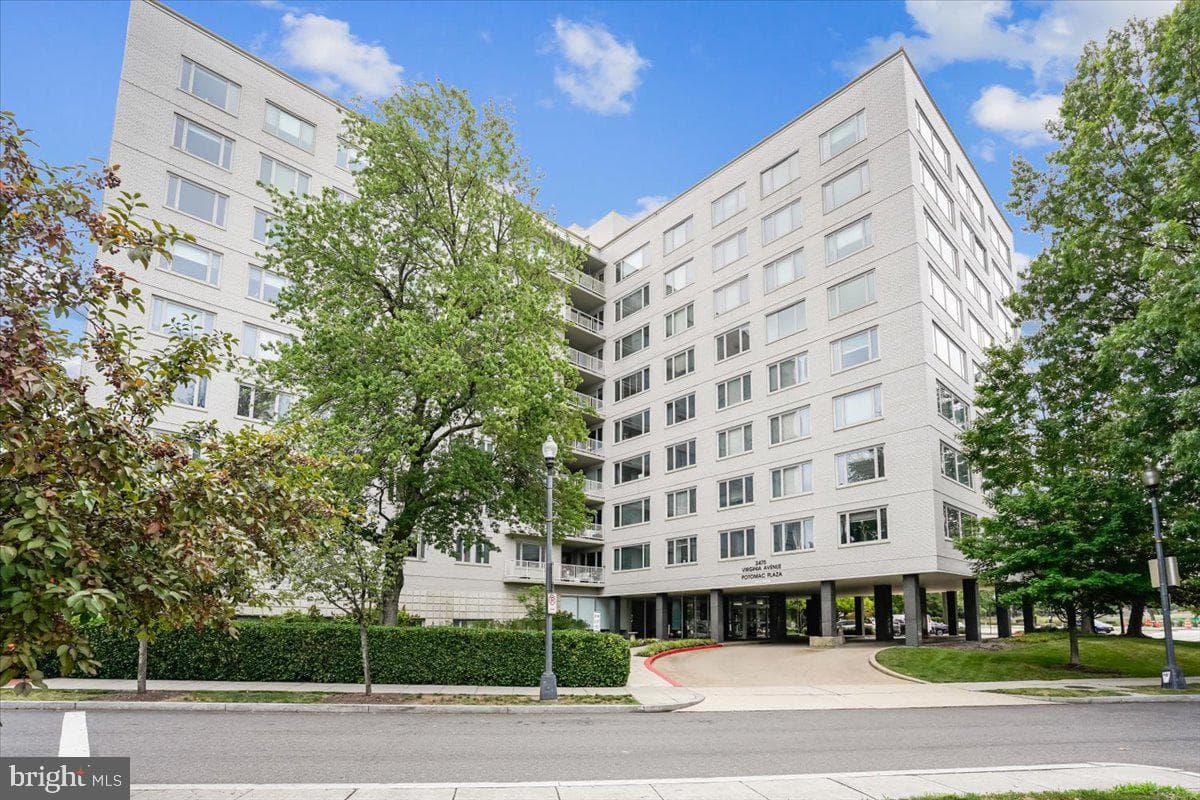 2475 Virginia Avenue NW #102 photo 1