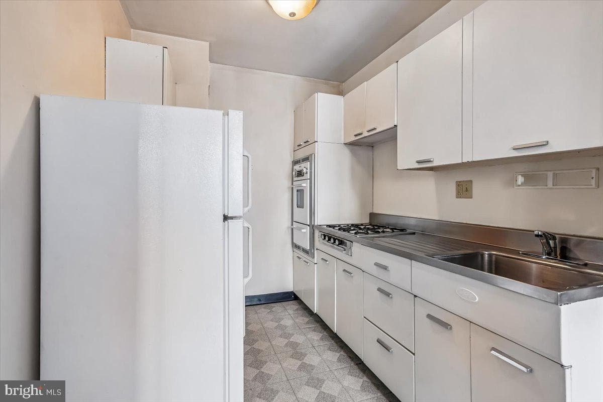 2475 Virginia Avenue NW #102 photo 15