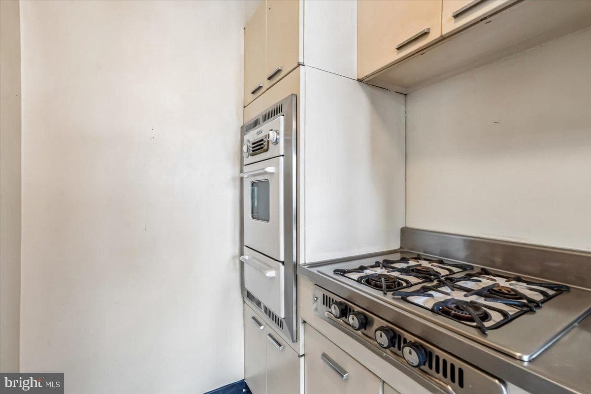 2475 Virginia Avenue NW #102 photo 17