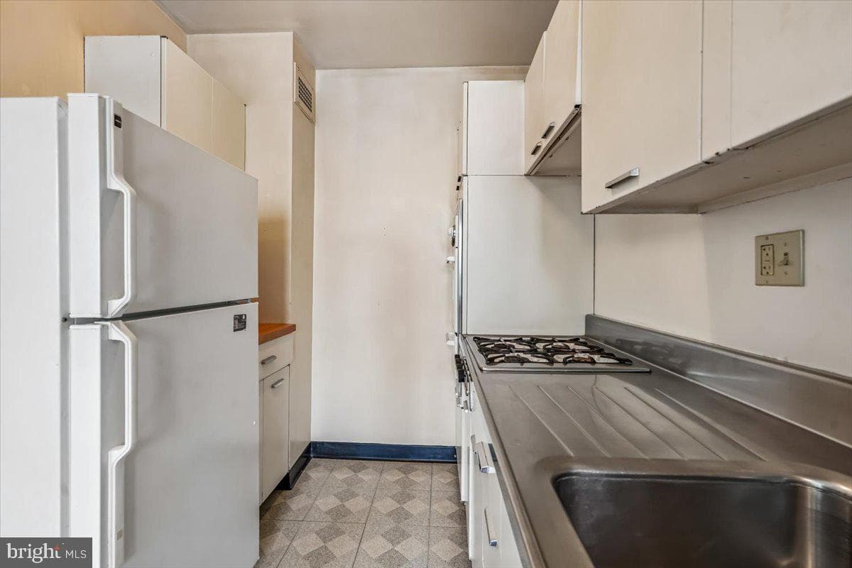 2475 Virginia Avenue NW #102 photo 19