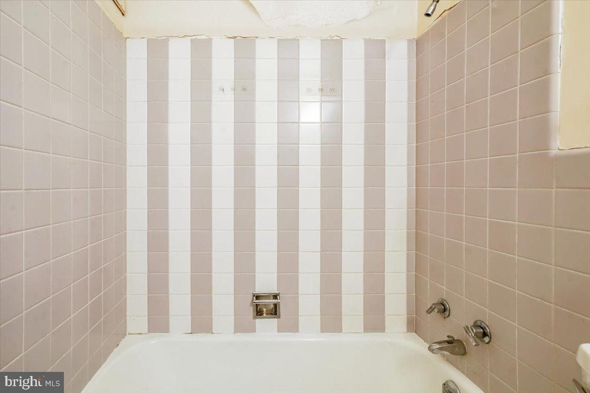 2475 Virginia Avenue NW #102 photo 23