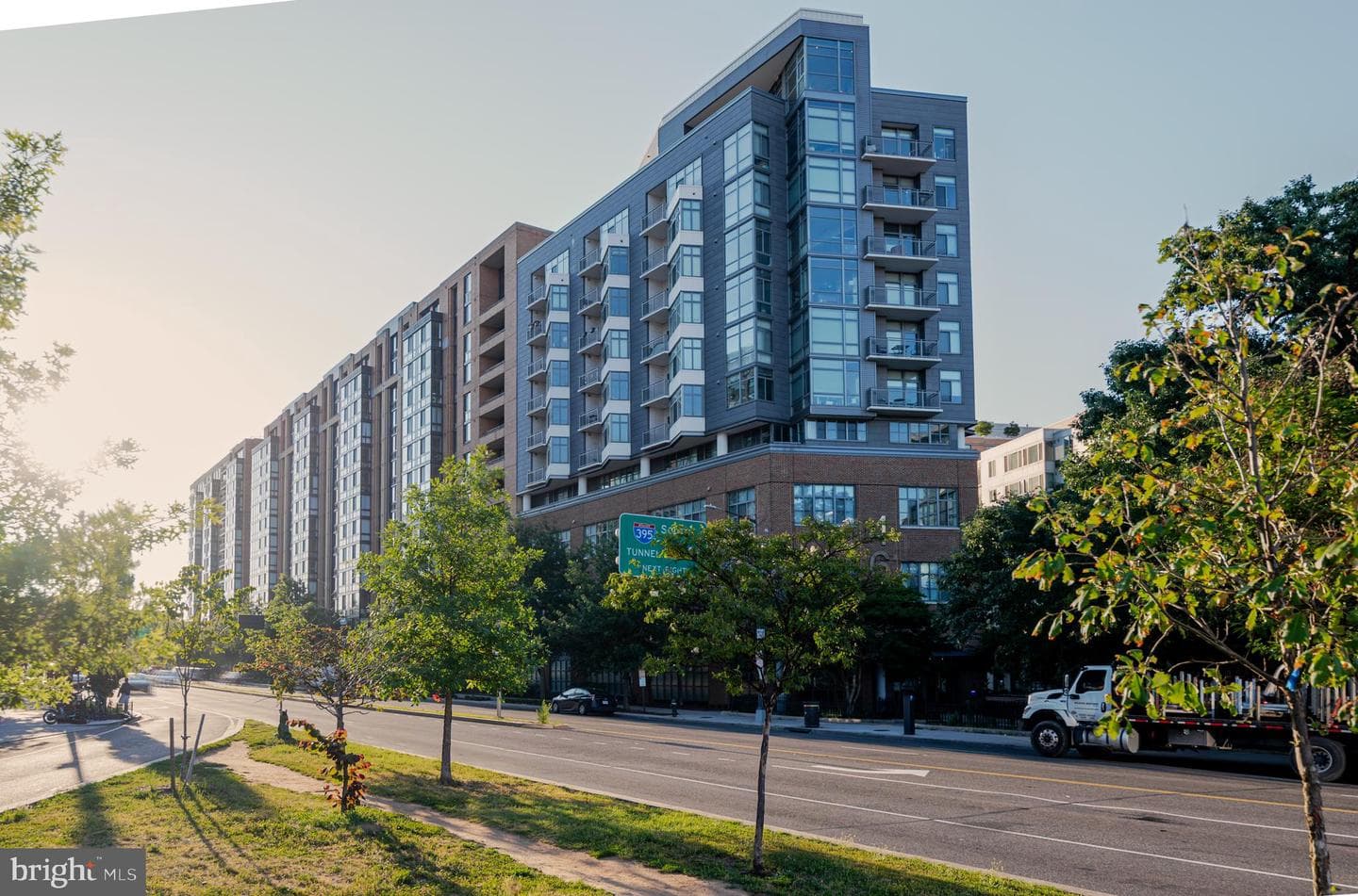 460 New York NW #501 photo 37
