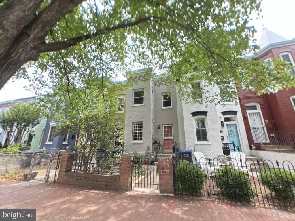 431 5th Street NE, Washington