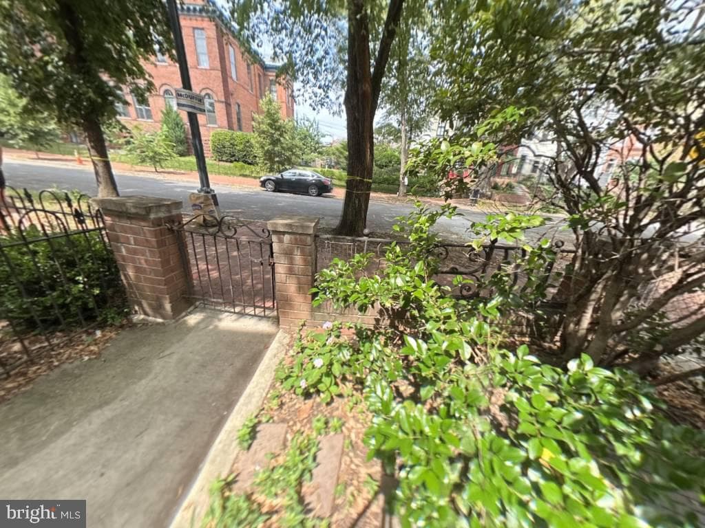 431 5th Street NE, Washington
