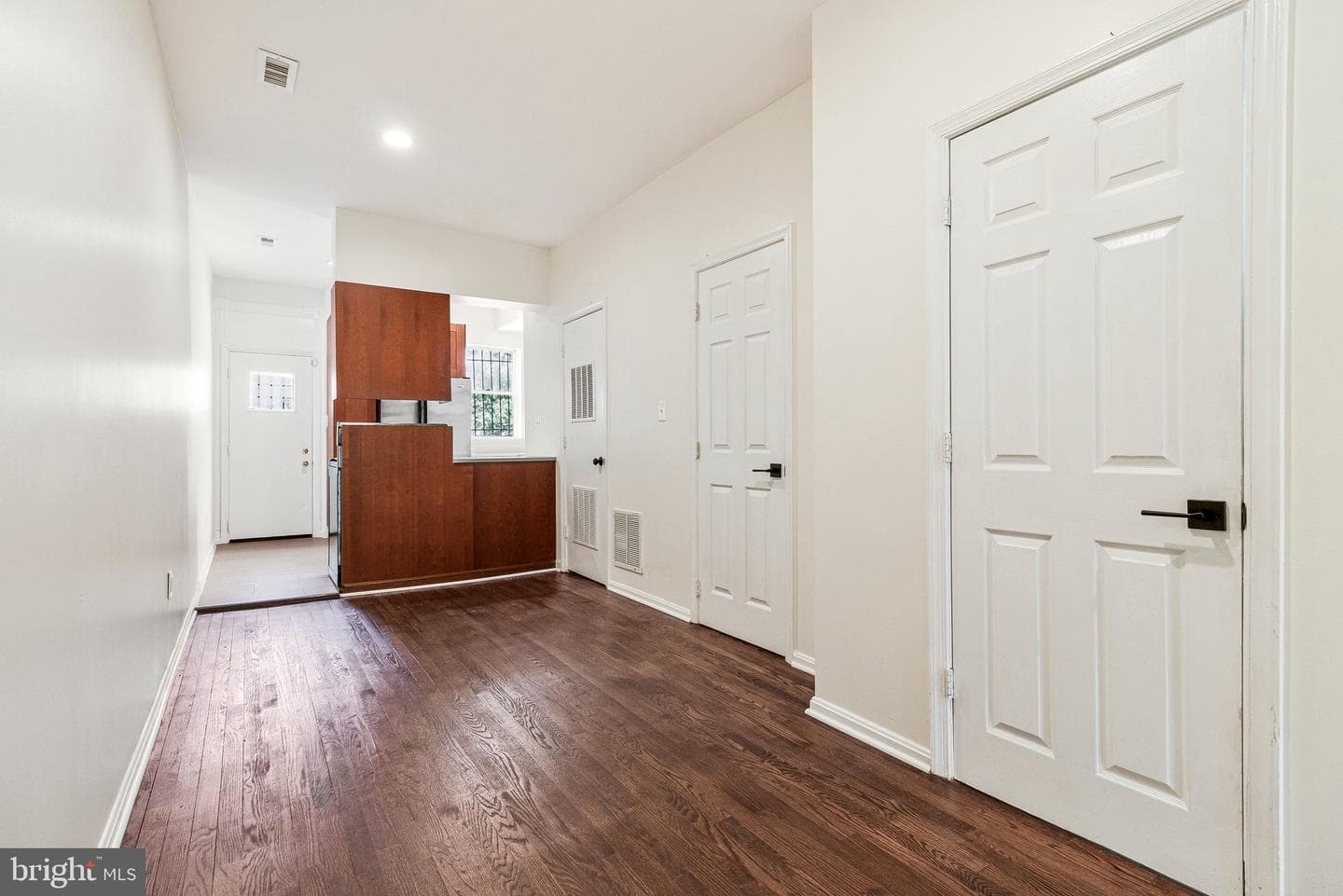 1265 Morse Street NE photo 3