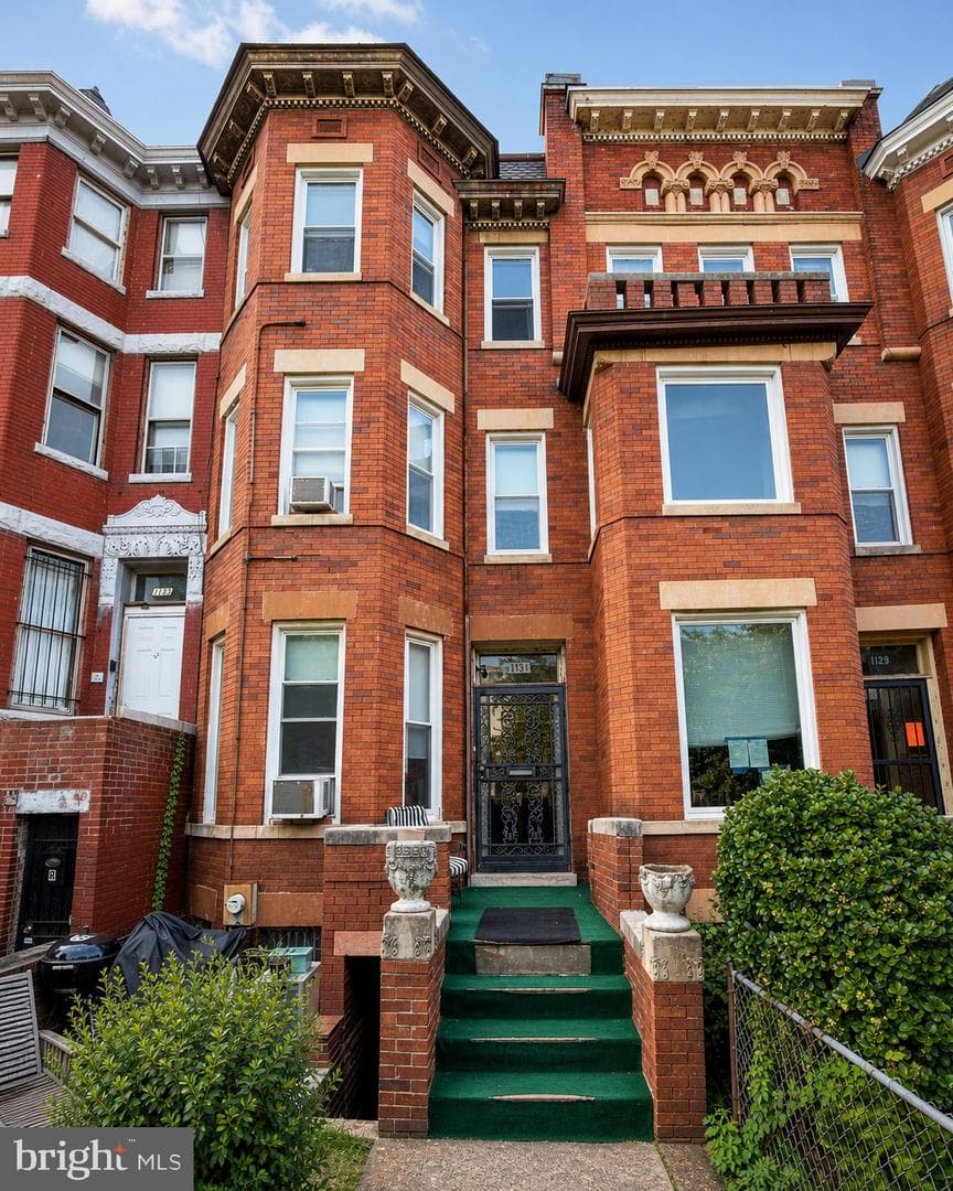 1131 Girard Street NW photo 1