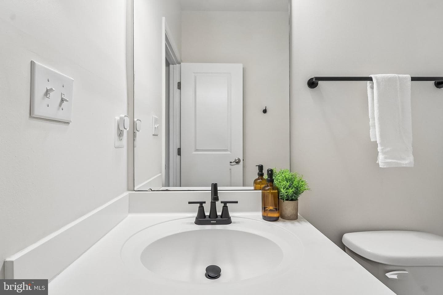 3801 Commodore Joshua Barney Drive NE photo 29