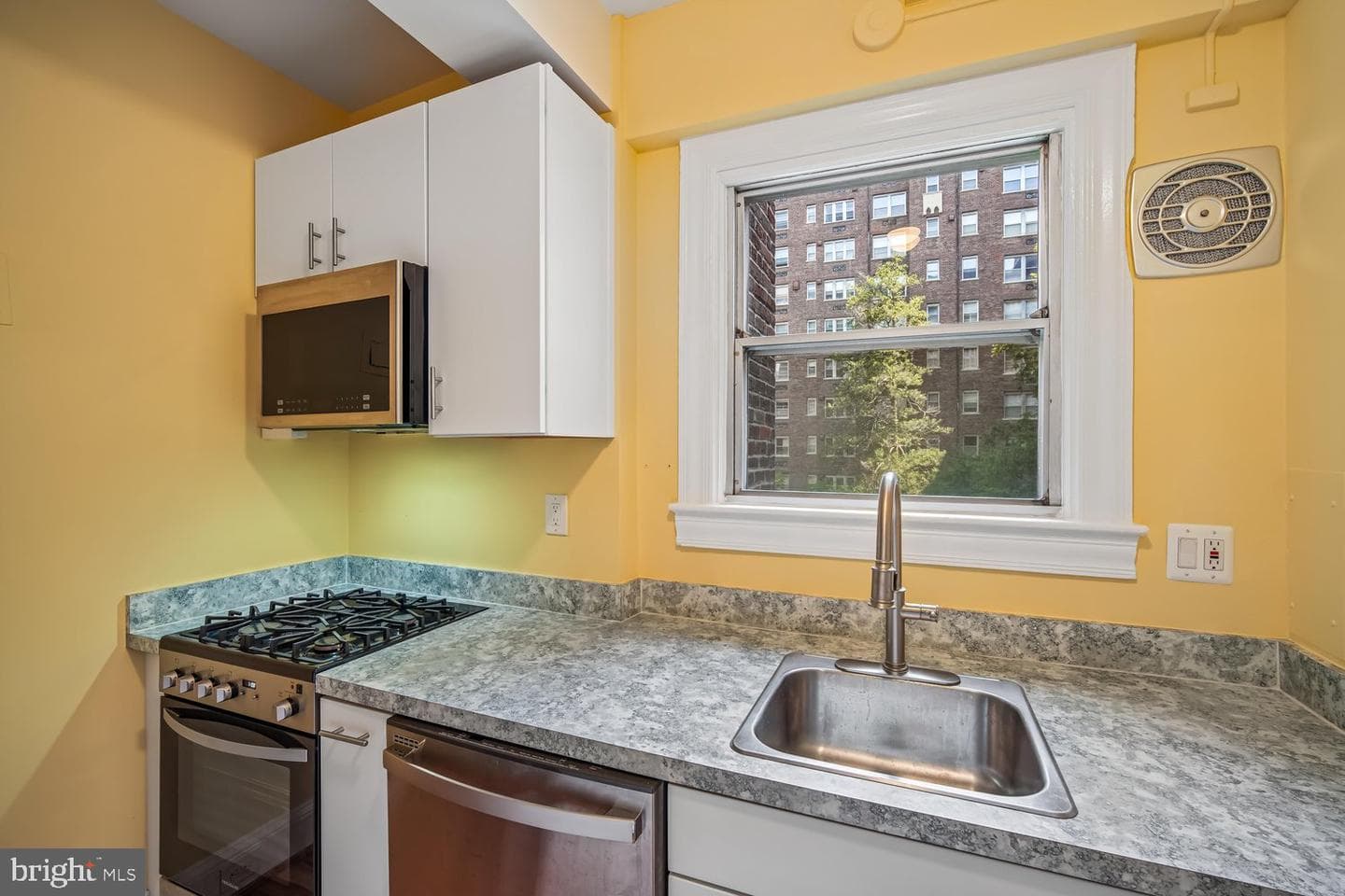 4000 Cathedral Avenue NW #142b photo 13
