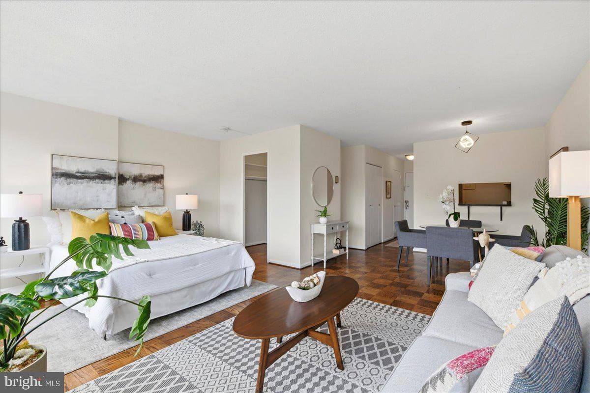1330 New Hampshire Avenue NW #905 photo 6