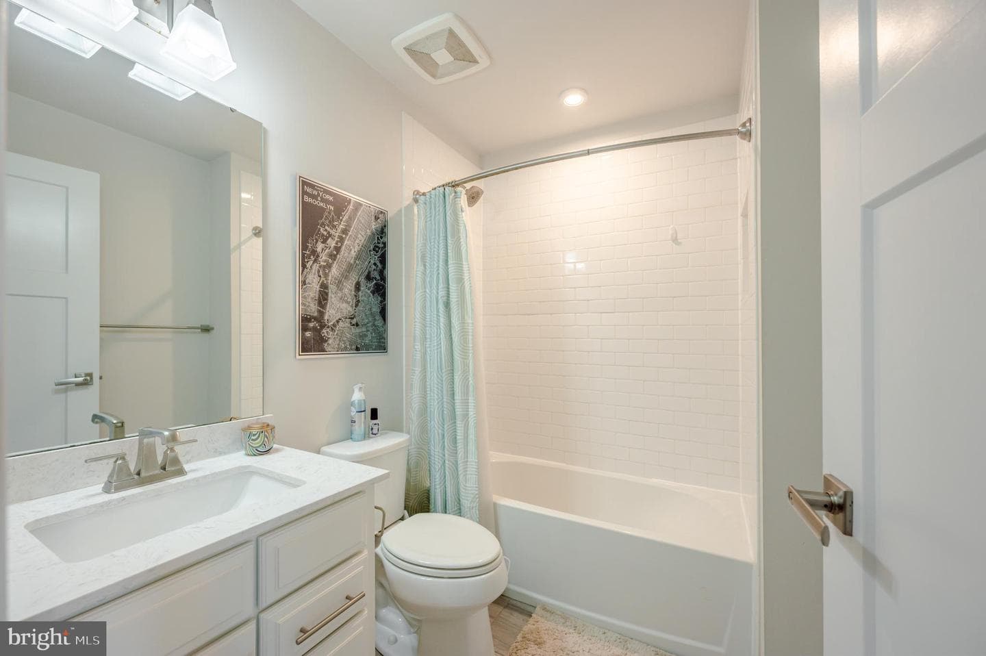 3738 Commodore Joshua Barney Drive NE photo 12