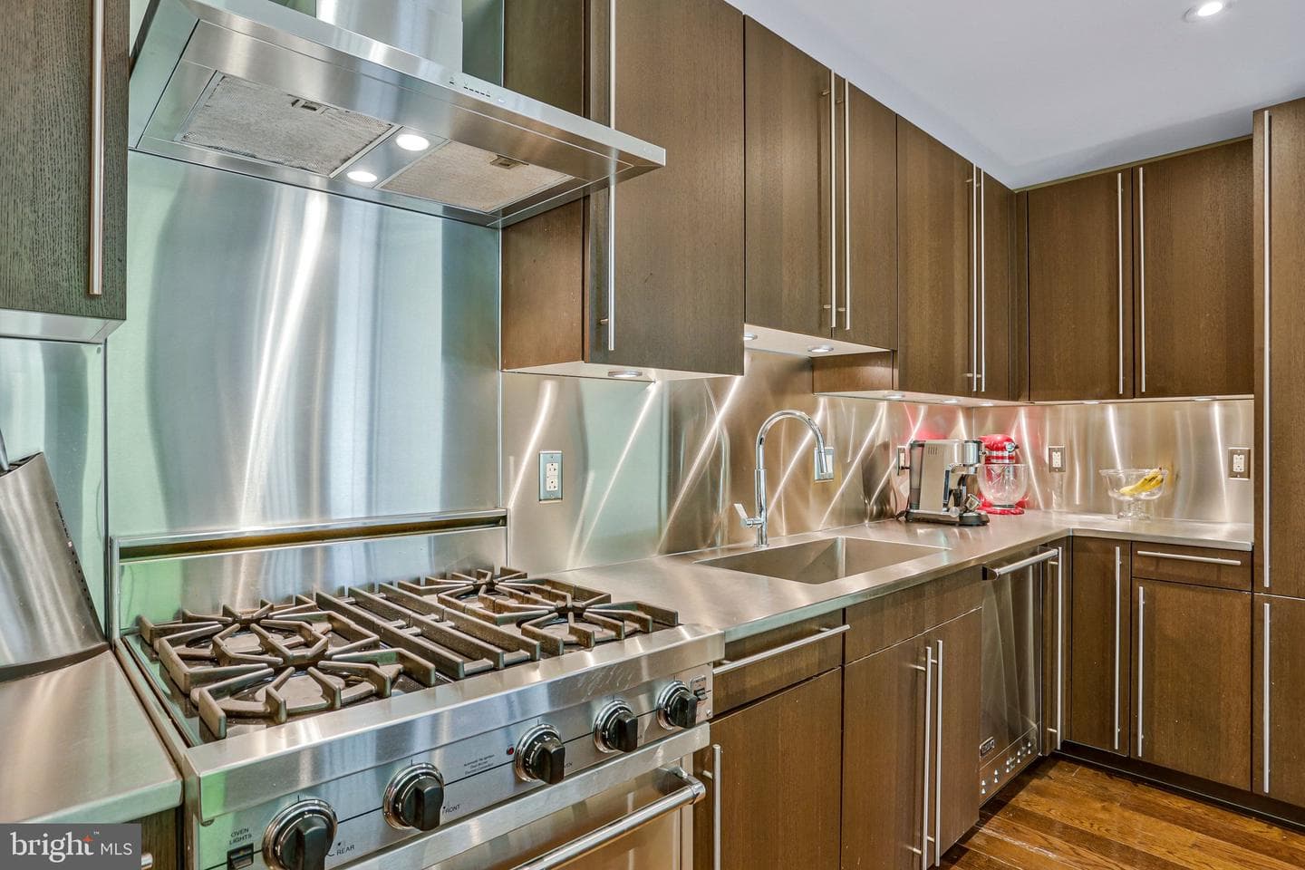 2425 L Street NW #211 photo 8