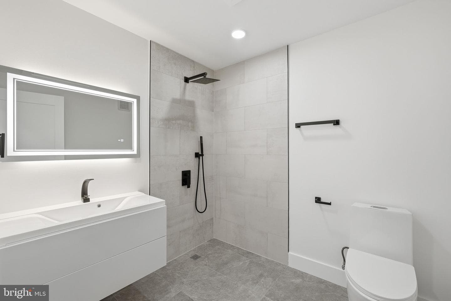 705 Quincy Street NE #4 photo 13