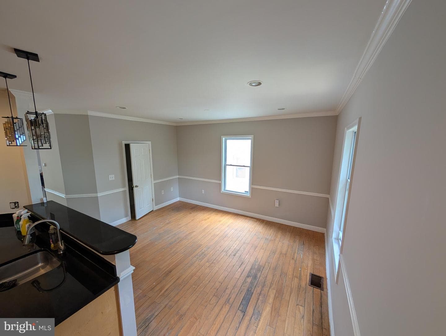 4908 Quarles Street NE photo 5