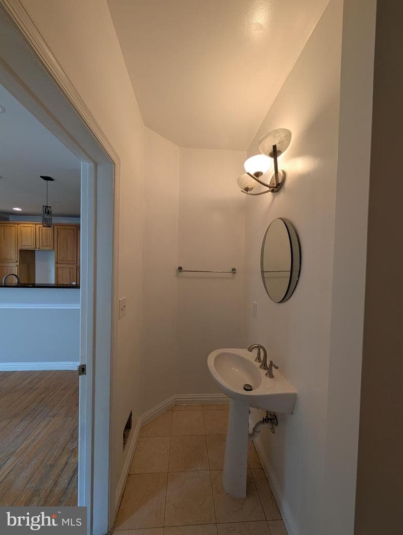 4908 Quarles Street NE photo 7