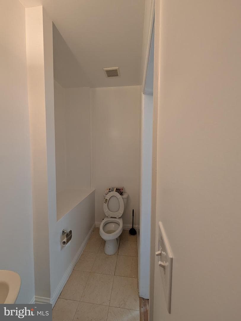 4908 Quarles Street NE photo 8