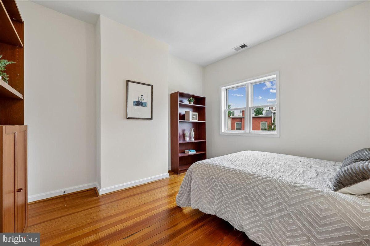 126 E Street SE photo 19