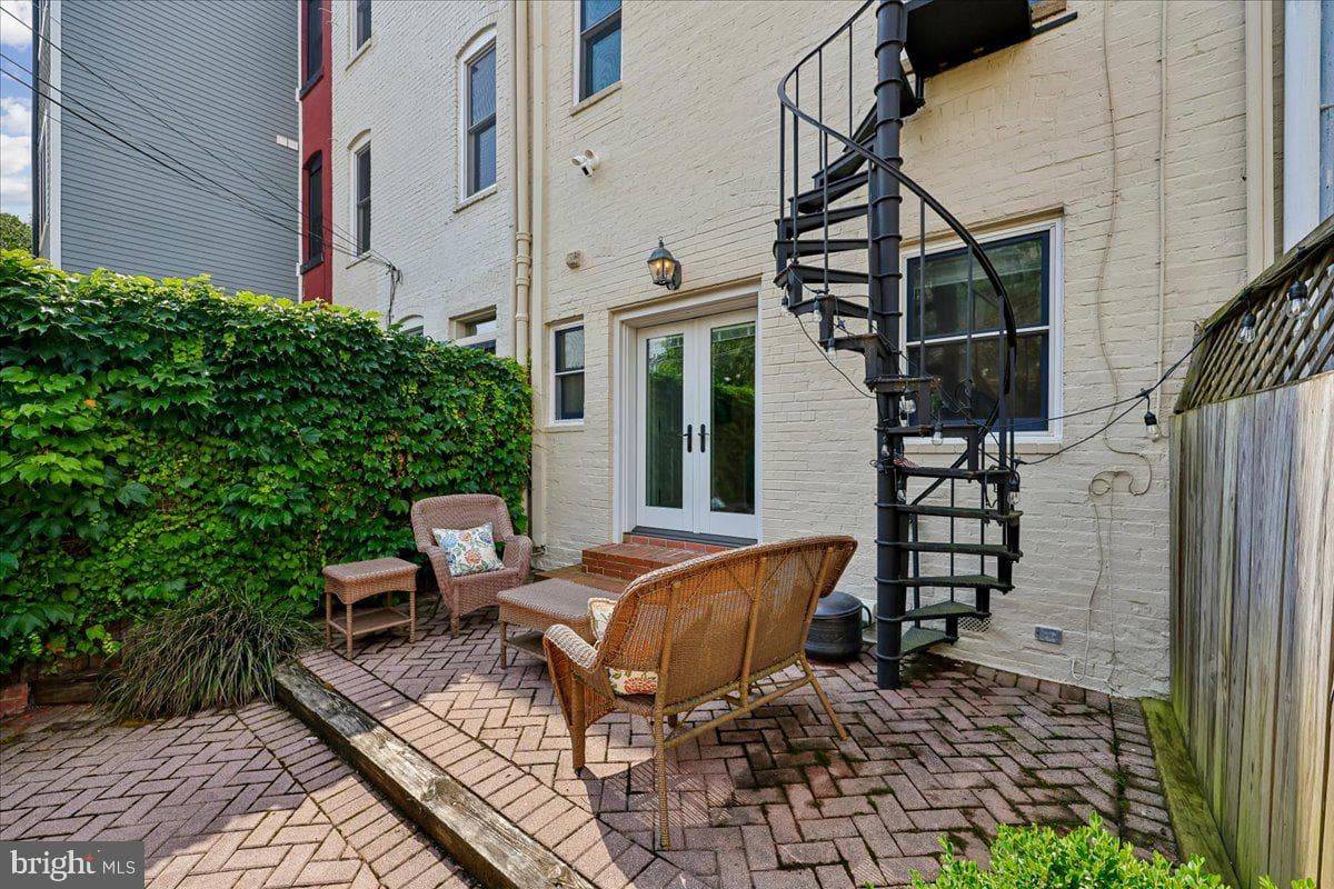 126 E Street SE photo 30