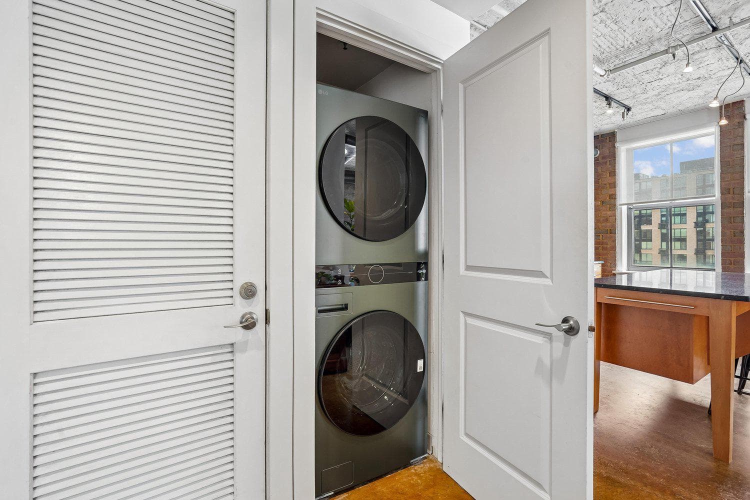 916 G Street NW #604 photo 17